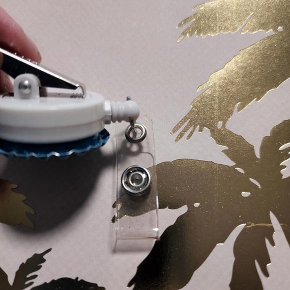 Relax Badge Clip - Alligator Clip - ID - Retractable - Picture 2 of 2